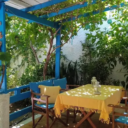 A Cretan House In The Garden. * 考特索纳里