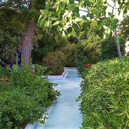 A Cretan House In The Garden. 考特索纳里